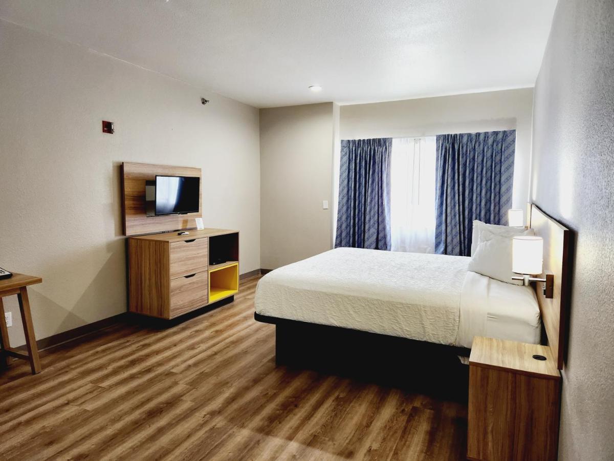 Days Inn & Suites By Wyndham Corpus Christi Central Экстерьер фото