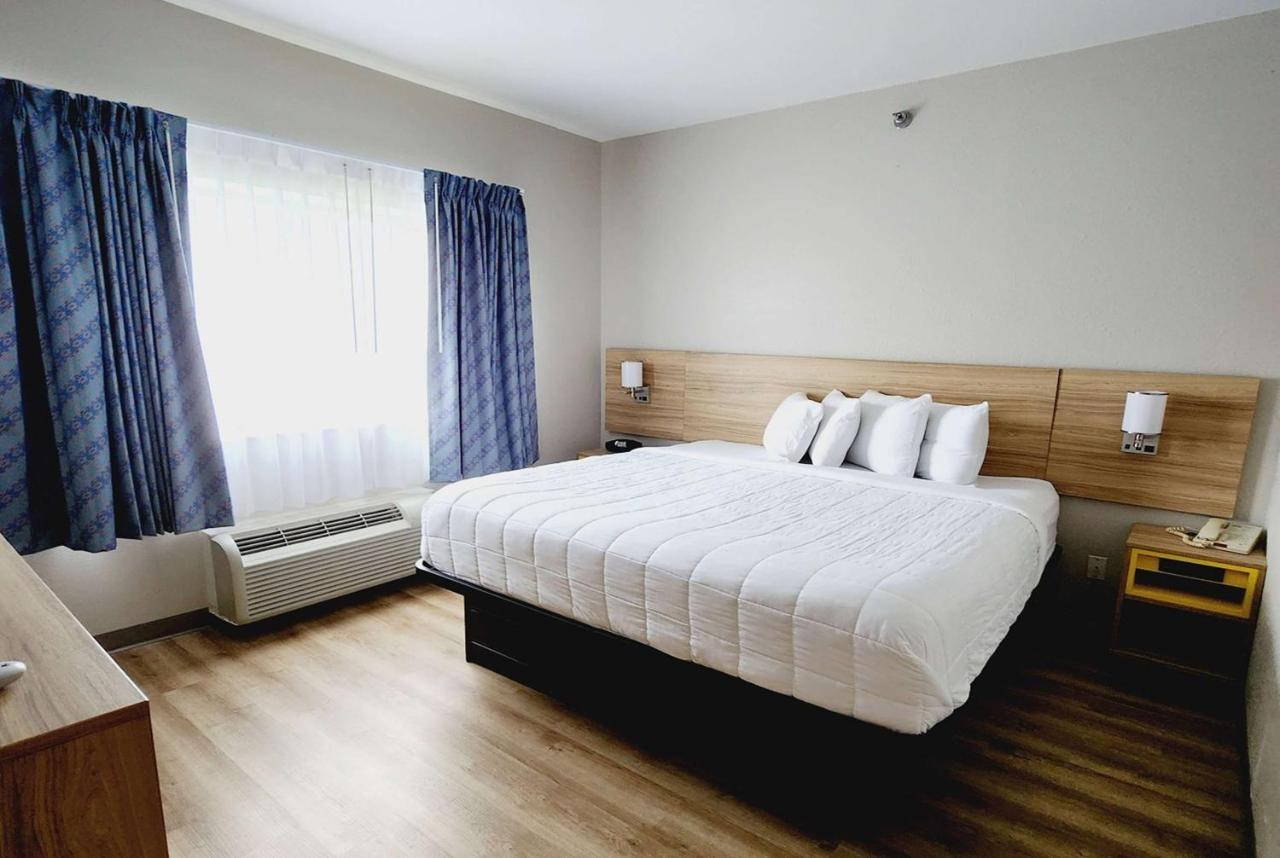 Days Inn & Suites By Wyndham Corpus Christi Central Экстерьер фото