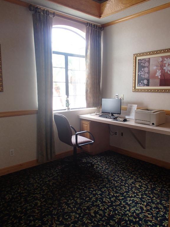 Days Inn & Suites By Wyndham Corpus Christi Central Экстерьер фото