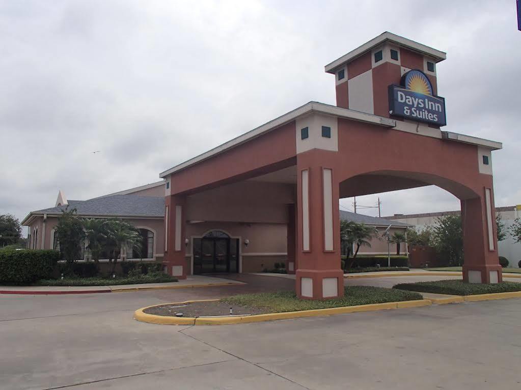Days Inn & Suites By Wyndham Corpus Christi Central Экстерьер фото