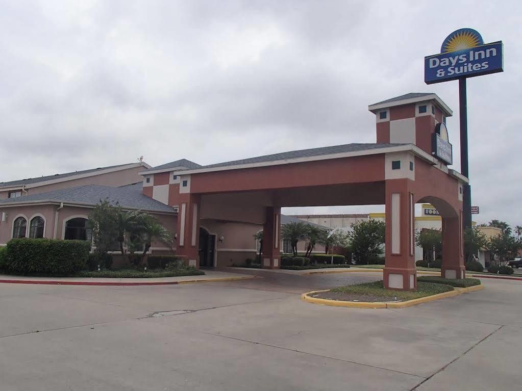 Days Inn & Suites By Wyndham Corpus Christi Central Экстерьер фото